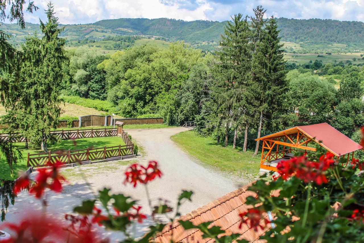 Arcso Fogado Otel Corund  Dış mekan fotoğraf